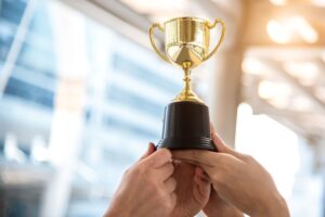 Glänzende Siege verdienen besondere Trophäen – gestalte deinen Erfolg sichtbar!
